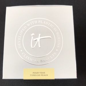 it cosmetics Makeup - Moisturizer/Cream it cosmetics Makeup - Moisturizer/Cream